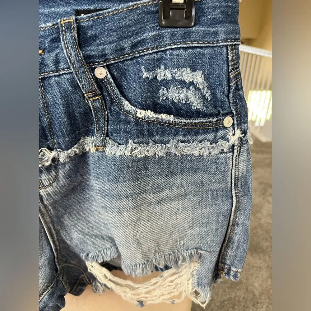NWT Women’s Blank NYC The Essex Classic Cut-Off Jean Shorts Size 26 #225